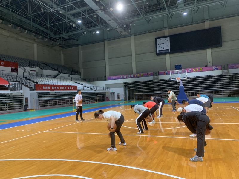 西甲战报：斯威德伯格梅开二度，九人皇马0-2塞尔塔